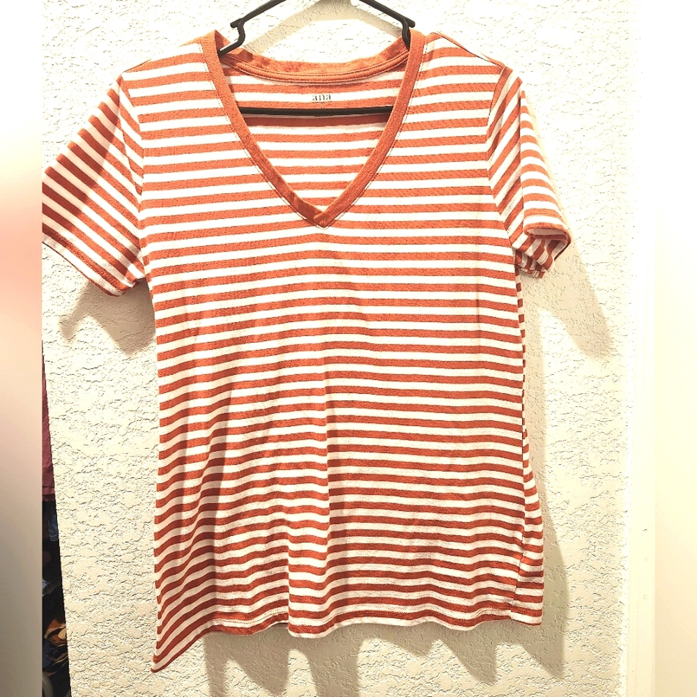 a.n.a Size M Striped Rust Orange V Neck T-Shirt